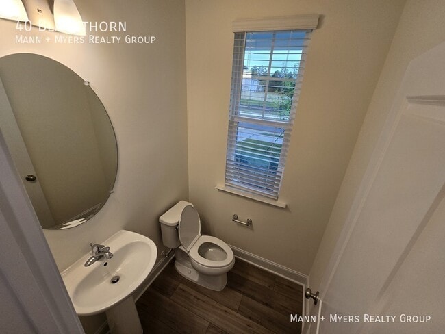 Building Photo - 40 Blackthorn-