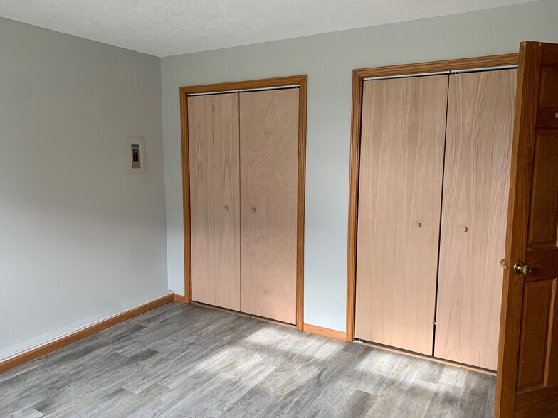 Building Photo - 703 Fairmont Dr