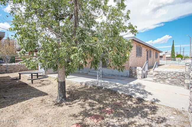 Building Photo - 3530 Hamilton Ave