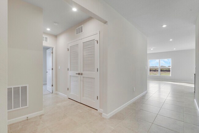 Building Photo - 15404 SW American St