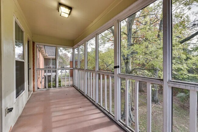Building Photo - Heart of Baton Rouge-Spacious 2-bedroom,2-...