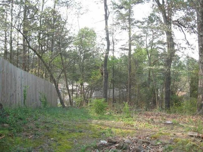 Building Photo - 888 Highland Terrace NE