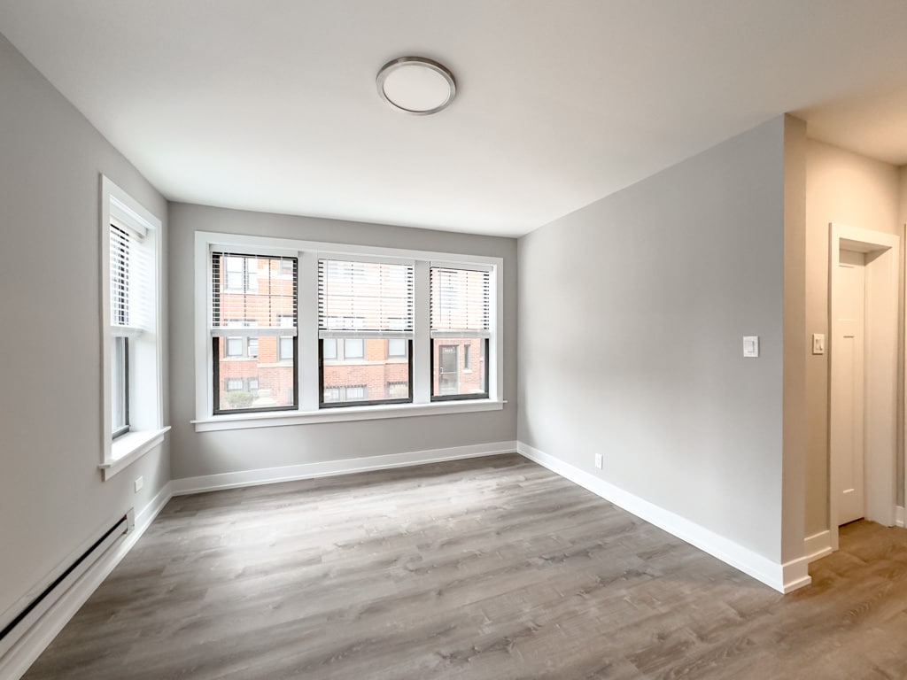 Building Photo - 4411 N Wolcott Ave