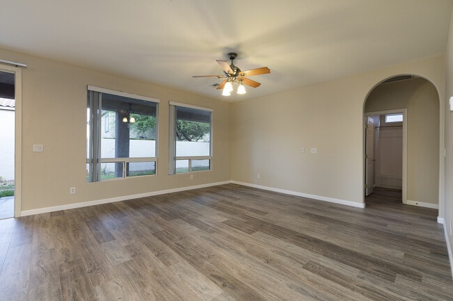 Building Photo - SUMMERLIN GATED COMMUNITY IN THE PASEOS - 4 BEDROOMS + SMALL LOFT + DEN/OFFICE