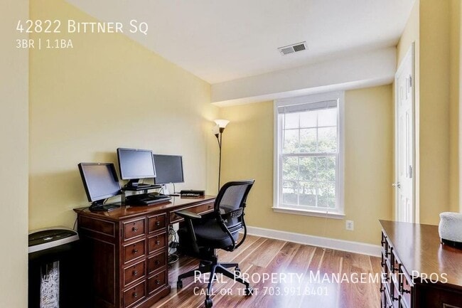 Building Photo - 42822 Bittner Square