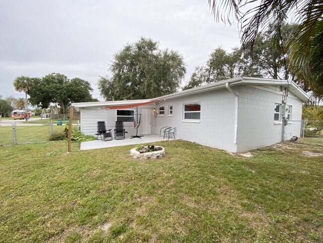 Building Photo - Bright and Updated 4-Bedroom Retreat in th...