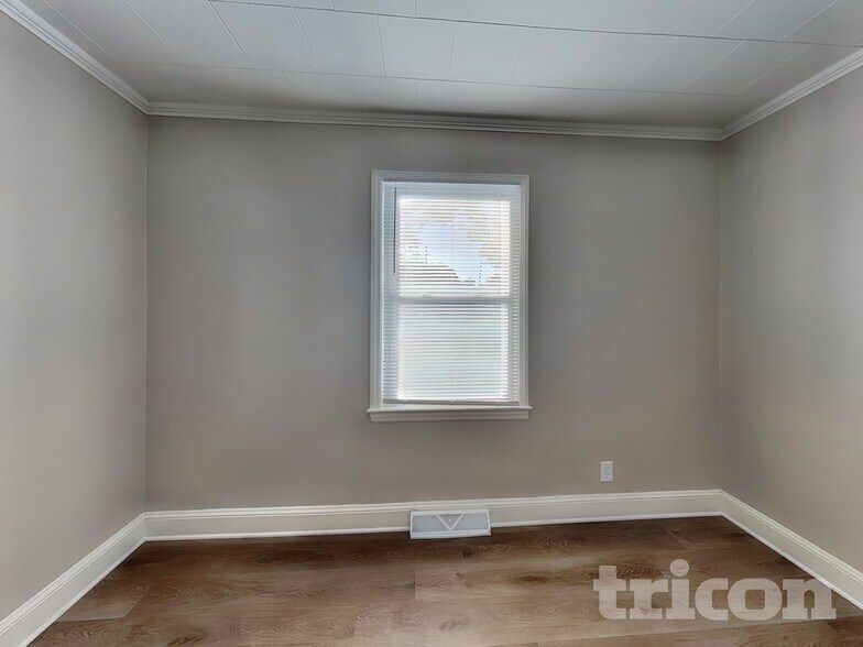 Building Photo - 1 Roberta Rd