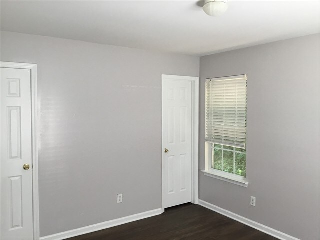 Building Photo - 6924 Red Bud Circle