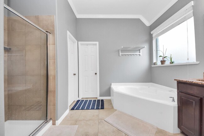 Building Photo - 12912 Southern Manor Dr