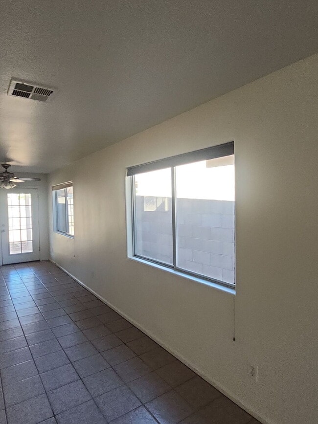 Building Photo - "Charming 3-Bedroom Oasis with 2 Baths in ...