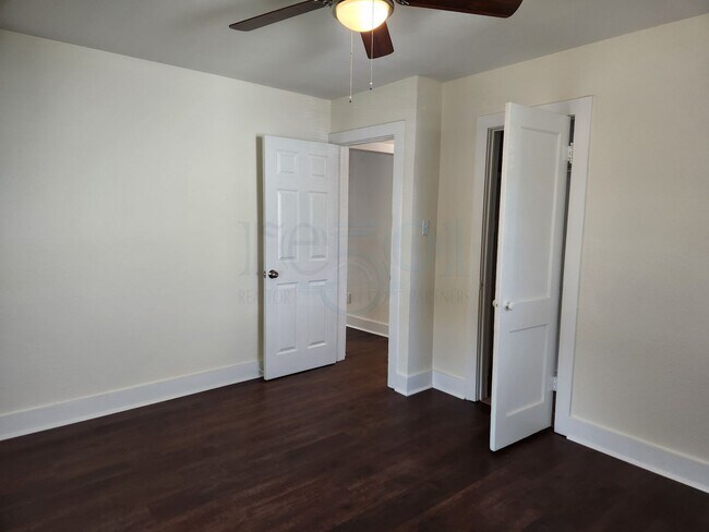 Building Photo - *Availabe Soon* Completely Remodeled Home!