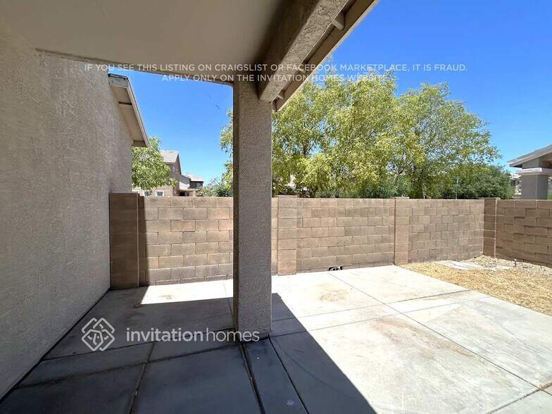 Building Photo - 7421 S 40th Ln
