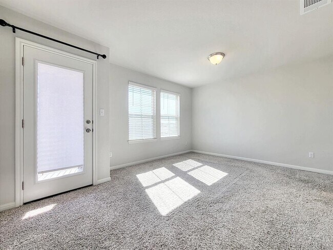 Building Photo - 2044 Arendale Dr