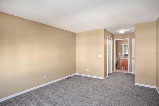 Building Photo - 3253 Newbury Pl