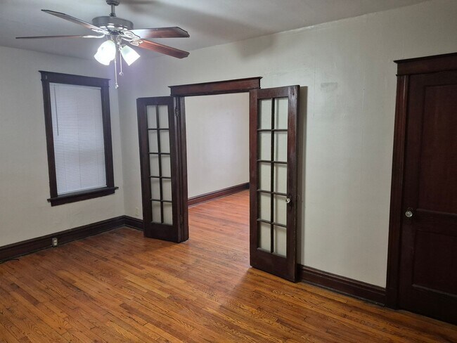 Building Photo - 5109 S Broadway