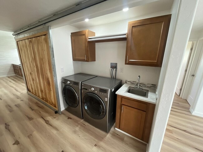 Building Photo - 229 Pennsylvania St