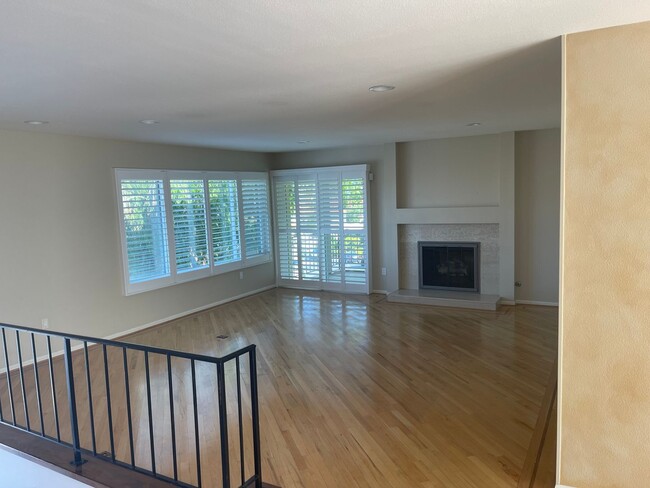 Building Photo - Rare opportunity in Del Cerro Heights