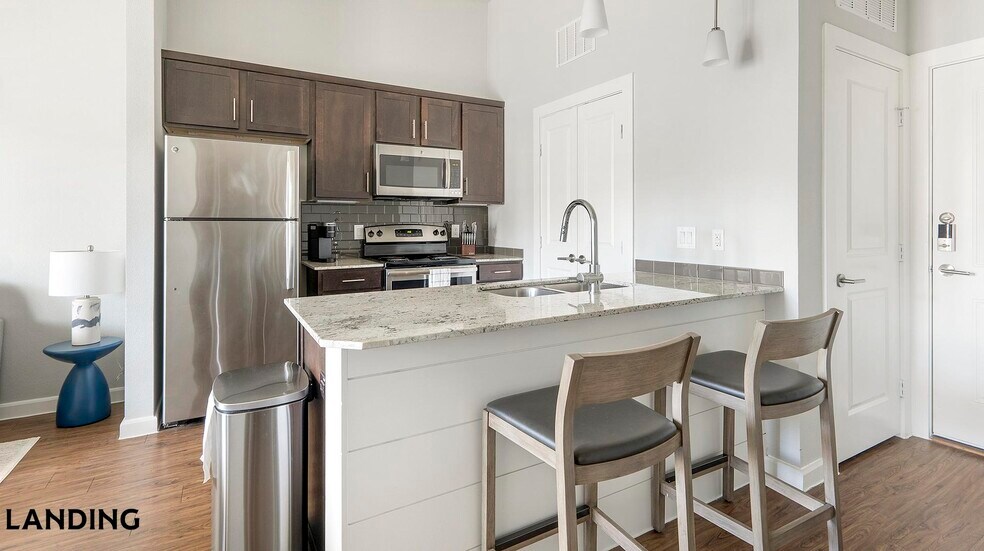 Building Photo - 4300 Cromwell Dr