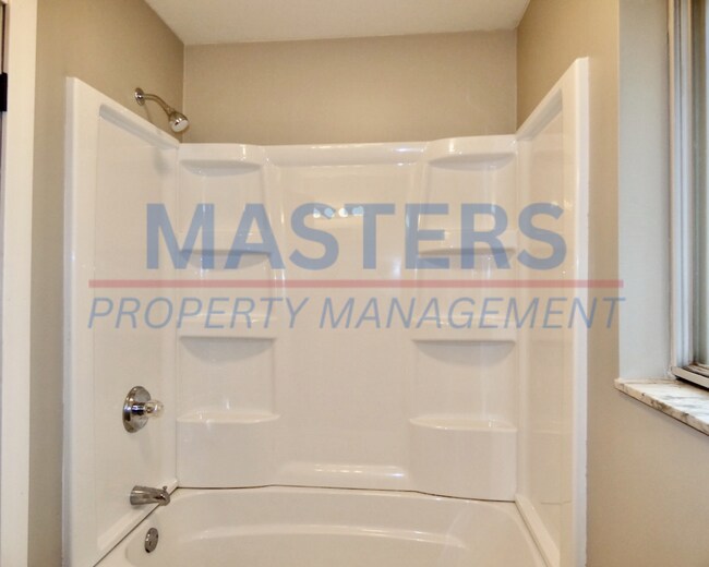 Building Photo - 2017 Garden Ln