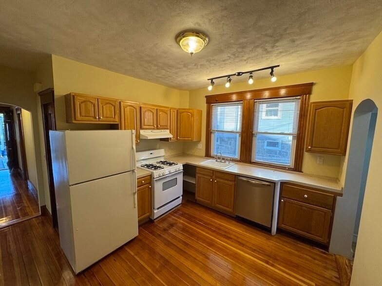 Building Photo - 45 Montvale St