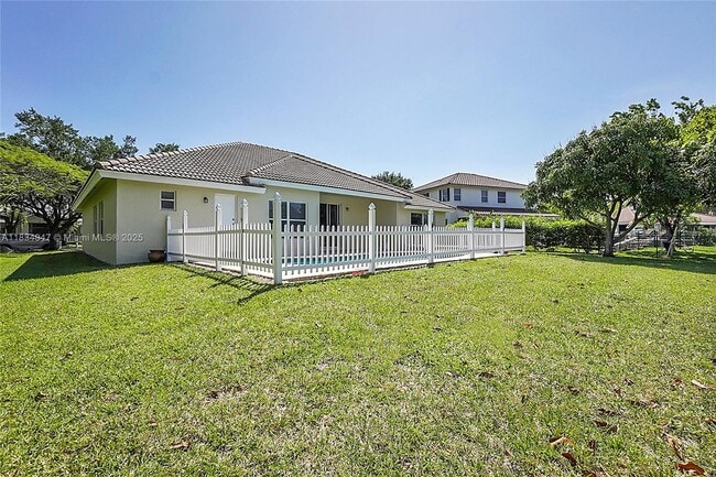 Building Photo - 1574 NW 103rd Terrace