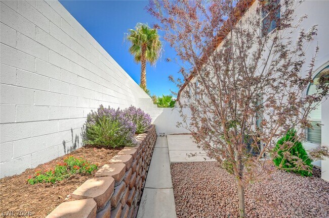 Building Photo - 8738 Villa Jeremiah Ln