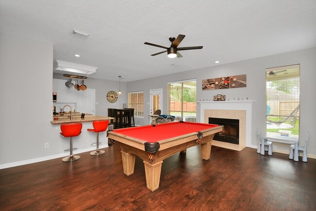 Building Photo - 2322 Lord Nelson Dr