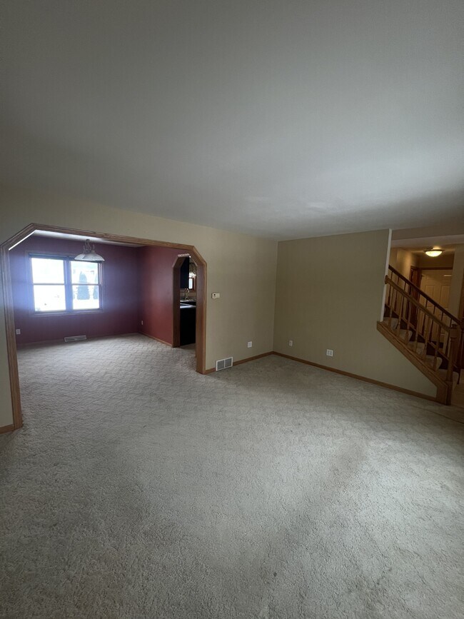 Building Photo - N6188 Shadybrook Ln