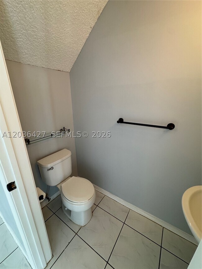 Building Photo - 77 Simonton Cir