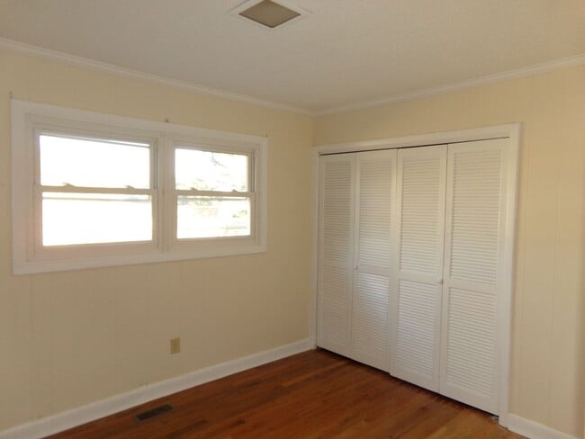 Building Photo - Home in Morehead City