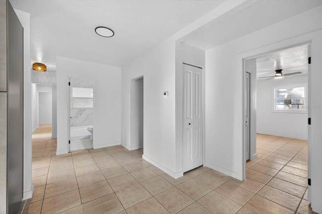 Building Photo - 773 W Harbor Dr S