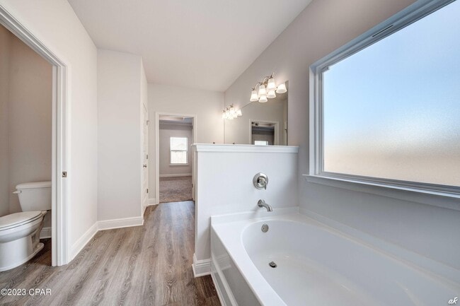 Building Photo - 204 Martingale Lp