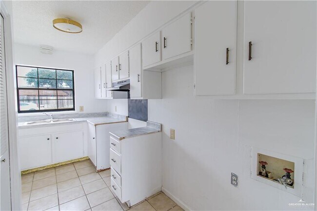 Building Photo - 1114 Tori Ln