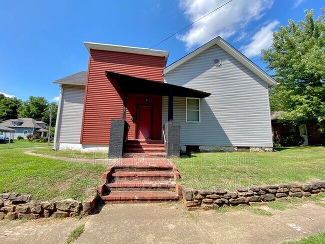 Building Photo - 837 W Madison St