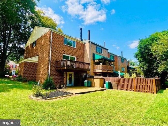 Building Photo - 1 Crotona Ct