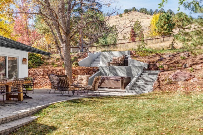 Building Photo - Modern 2 BDR Retreat: Serene Backyard