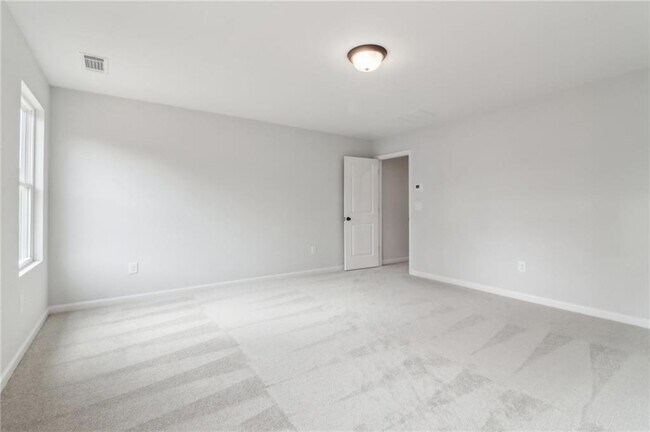 Building Photo - 2072 Buice Lake Pkwy