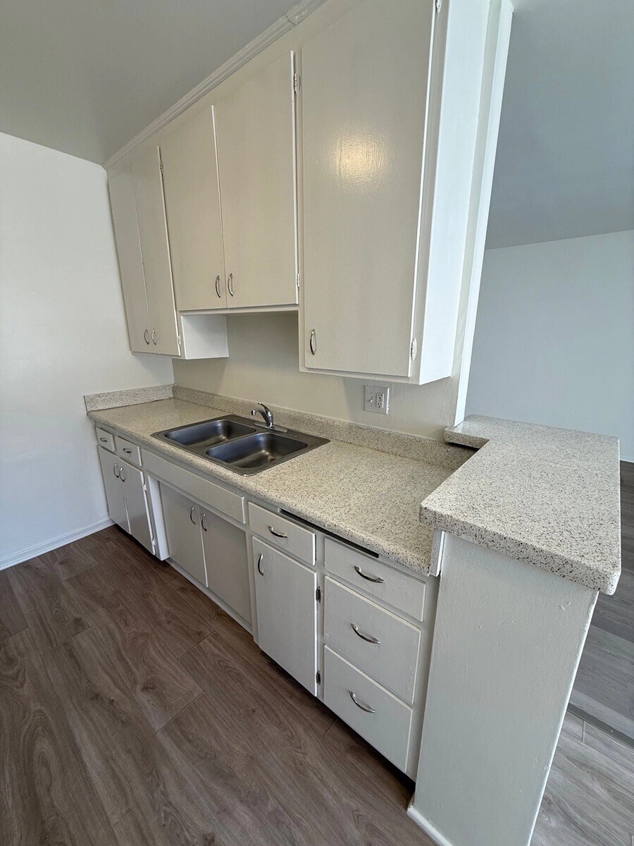 Building Photo - 21809 Lanark St