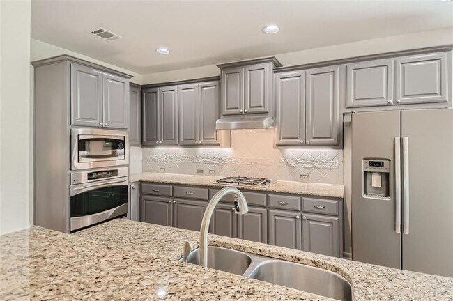 Building Photo - 12609 Calistoga Way