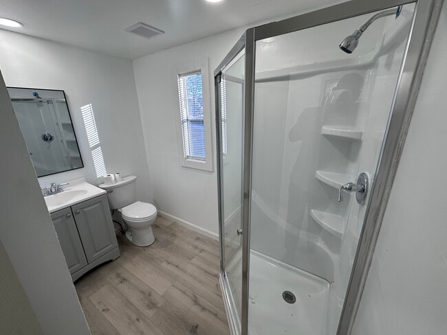 Building Photo - 1416 Oak Ln