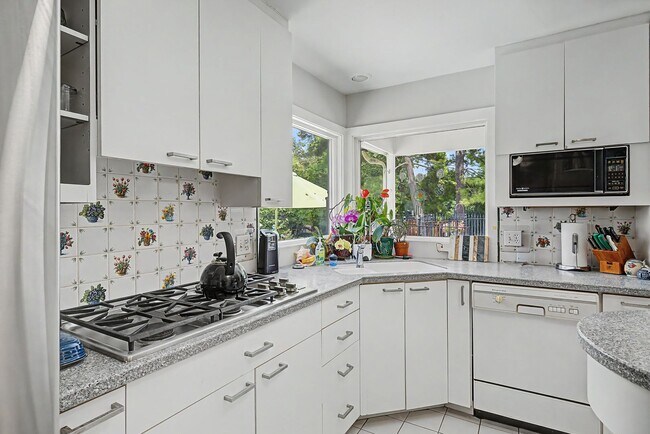 Building Photo - 8311 Juniper Ln