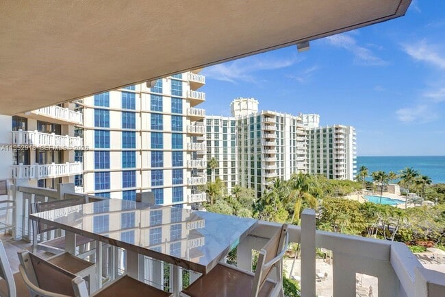 Building Photo - 1121 Crandon Blvd