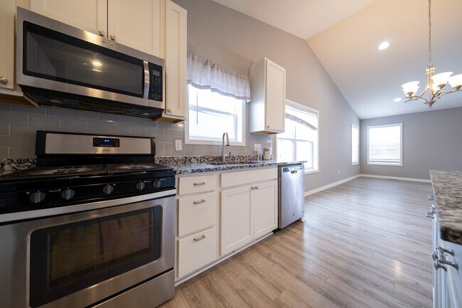 Building Photo - 20817 Guthrie Dr