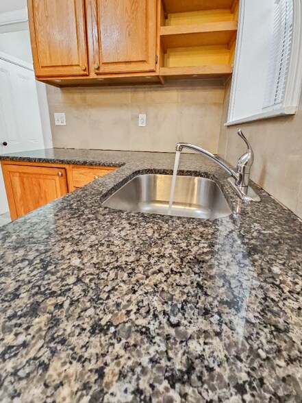 Building Photo - 637 N 32nd St