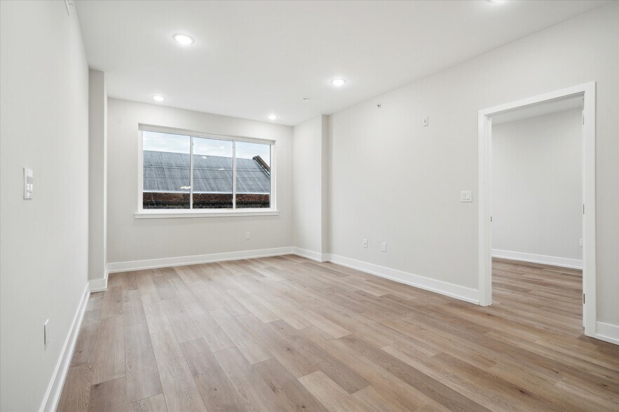 Building Photo - 701 N 40th St