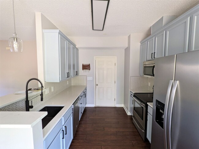 Building Photo - Home at Hedingham
