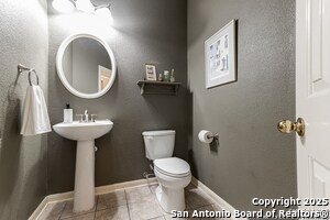 Building Photo - 2026 Thicket Trail Dr