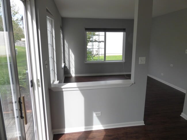 Building Photo - 4676 Magnolia Ln