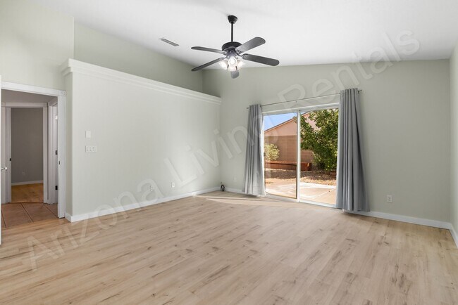 Building Photo - CHAPARRAL MESA AWAITS