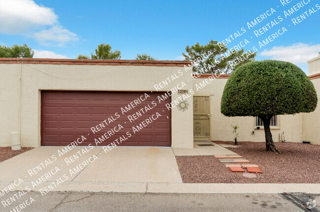 Building Photo - 1239 N Tracy Ave